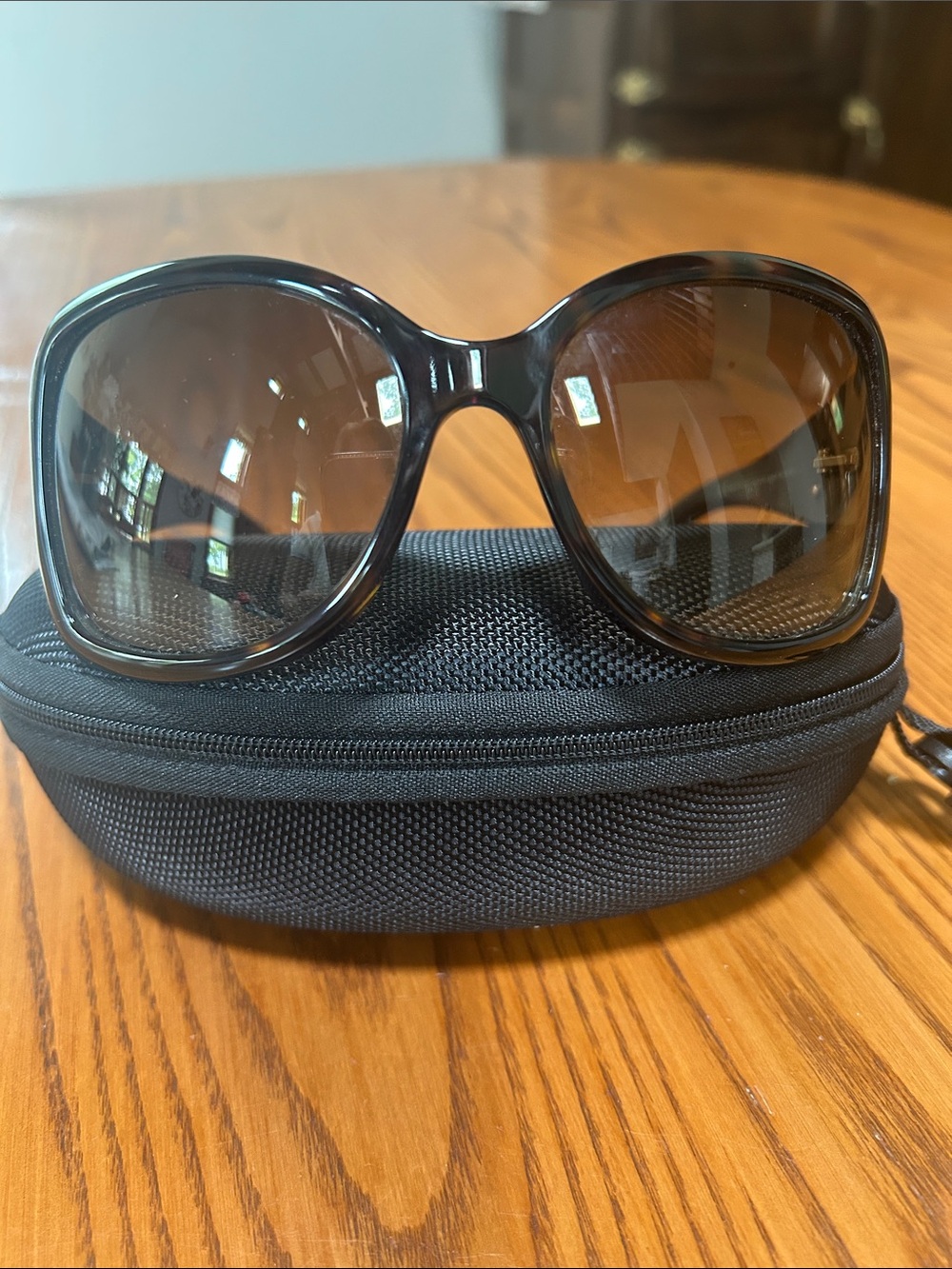 Gucci Oversized Brown Frame Wrao-around Sunglasses with Brown Gradient Lenses